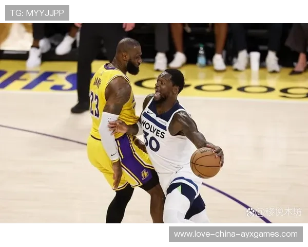 NBA湖人连续强攻内线得势,节奏完全由洛杉矶掌控